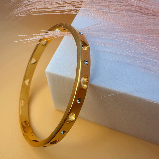 Amora Heart Bangle