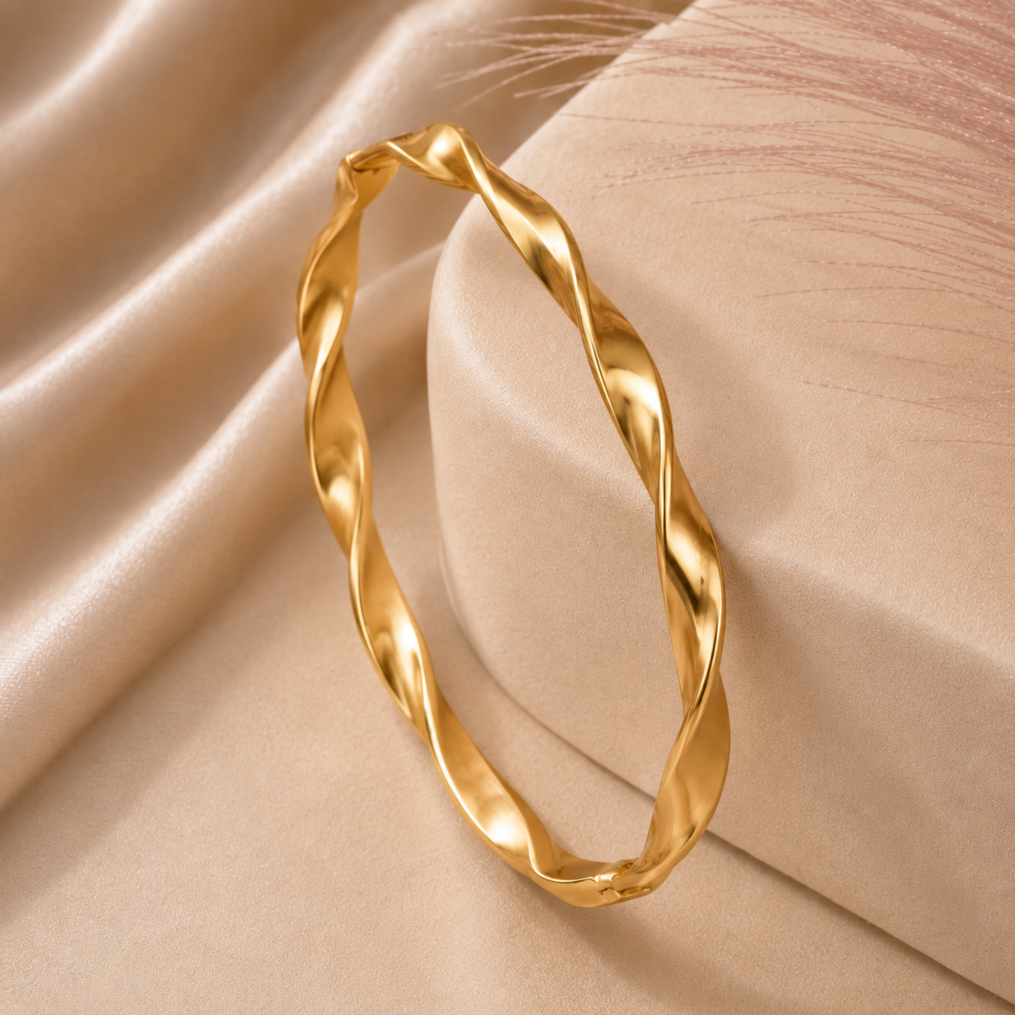 Helio Twist Bangle